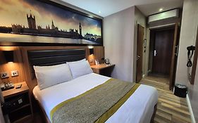 London Court Hotel